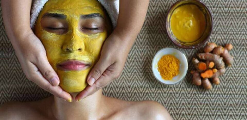 Masker Kunyit Menjadi Rempah Alami Membantu Menjaga Kesehatan Kulit Wajah